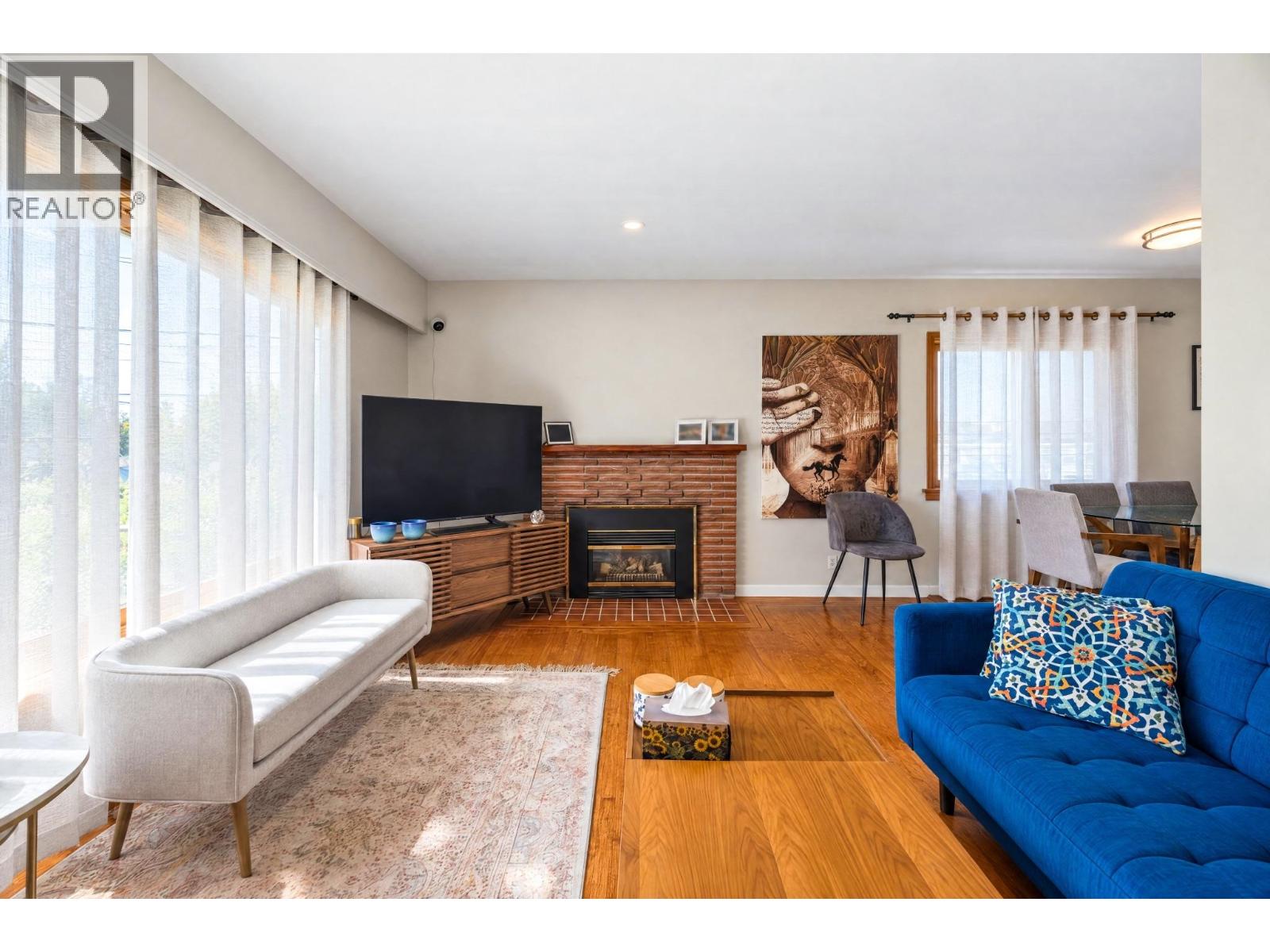 430 W KINGS ROAD, North Vancouver