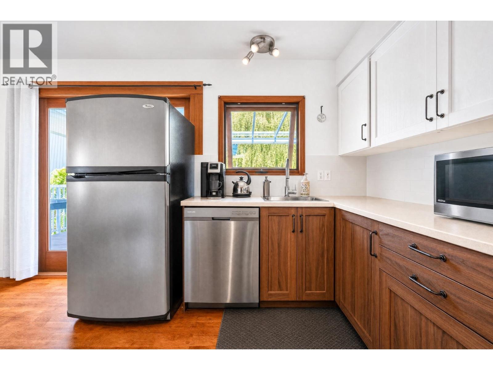 430 W KINGS ROAD, North Vancouver