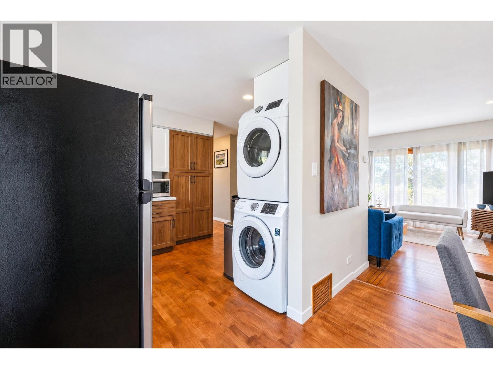 430 W KINGS ROAD, North Vancouver