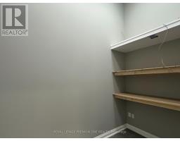 2 - 16 Sims Crescent, Richmond Hill, ON L4B2P1 Photo 11