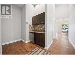 2 - 16 Sims Crescent, Richmond Hill, ON L4B2P1 Photo 12