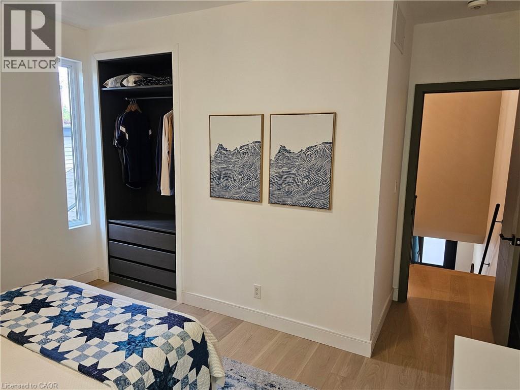 18 ALANSON Street - 41