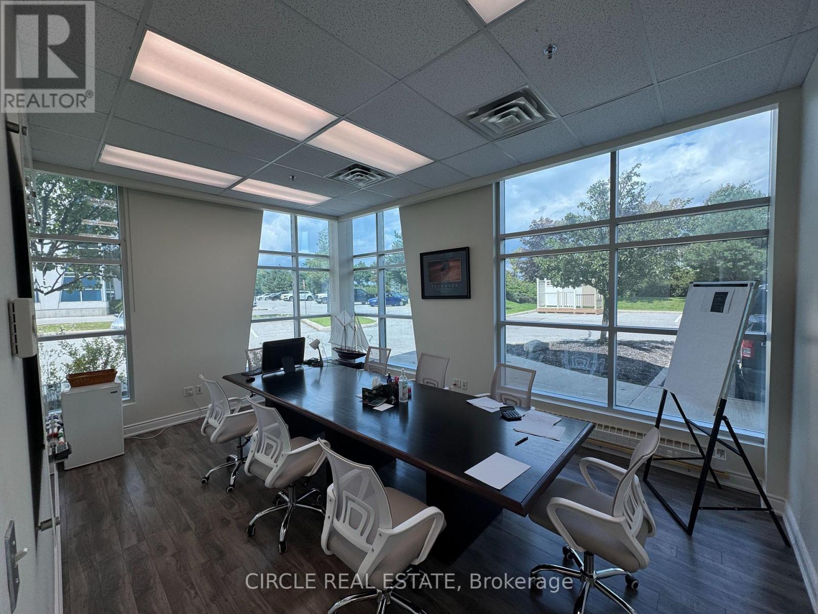 100 EXCHANGE DRIVE, Brampton (Airport Road/ Highway 7 Business Centre) — photo 3