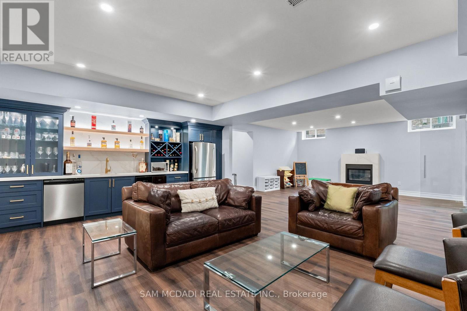 955 CALDWELL AVENUE - Image 34