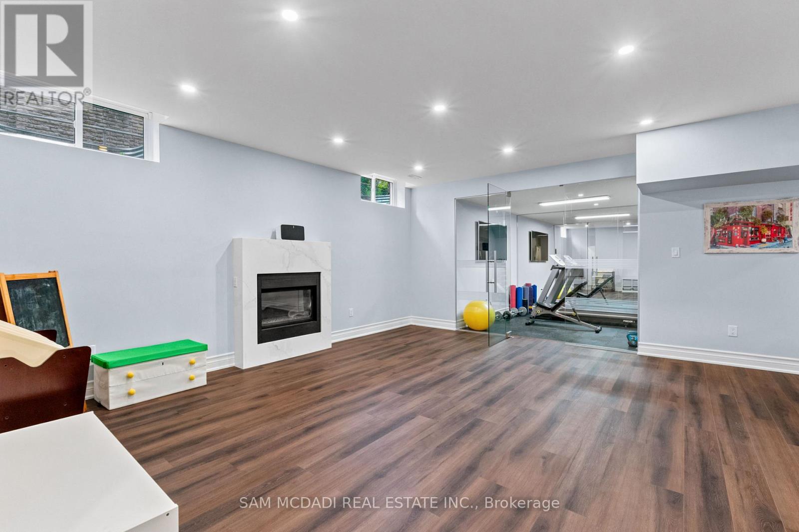 955 CALDWELL AVENUE - Image 36