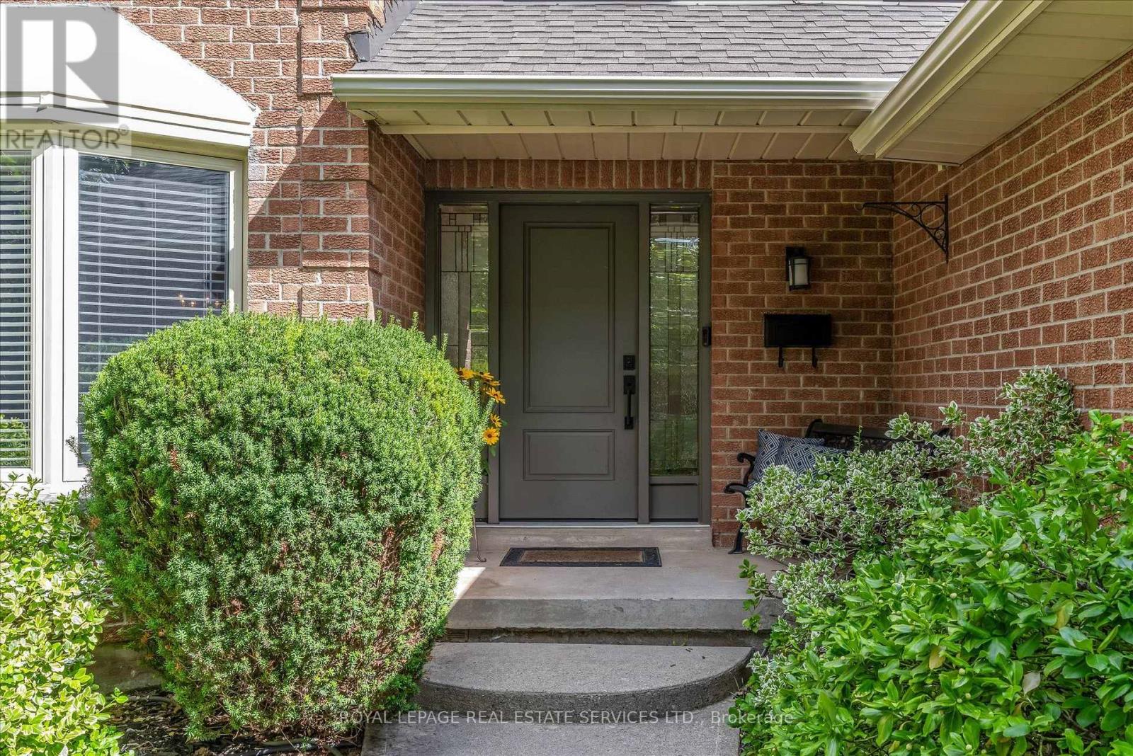 1075 MAYFAIR ROAD, Oakville (GA Glen Abbey) — photo 2