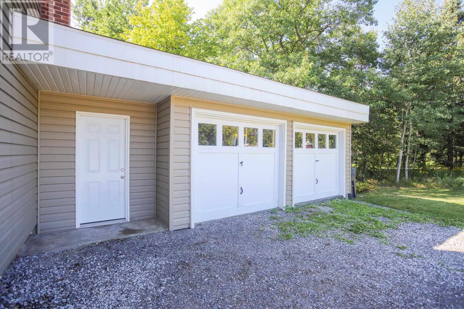 535 MacDonald AVE - Image 28