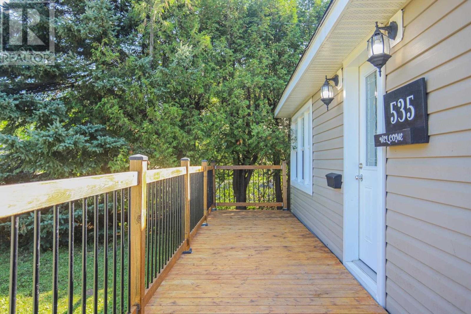 535 MacDonald AVE - 4