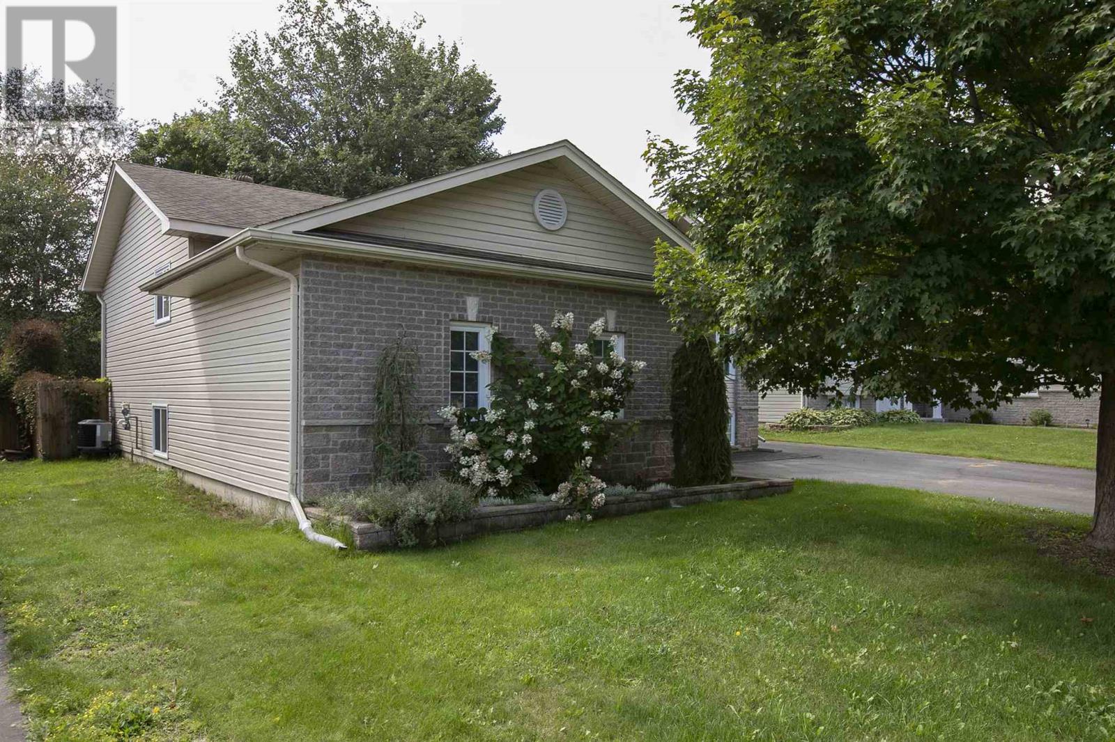 147 Queensgate BLVD, Sault Ste. Marie — photo 6