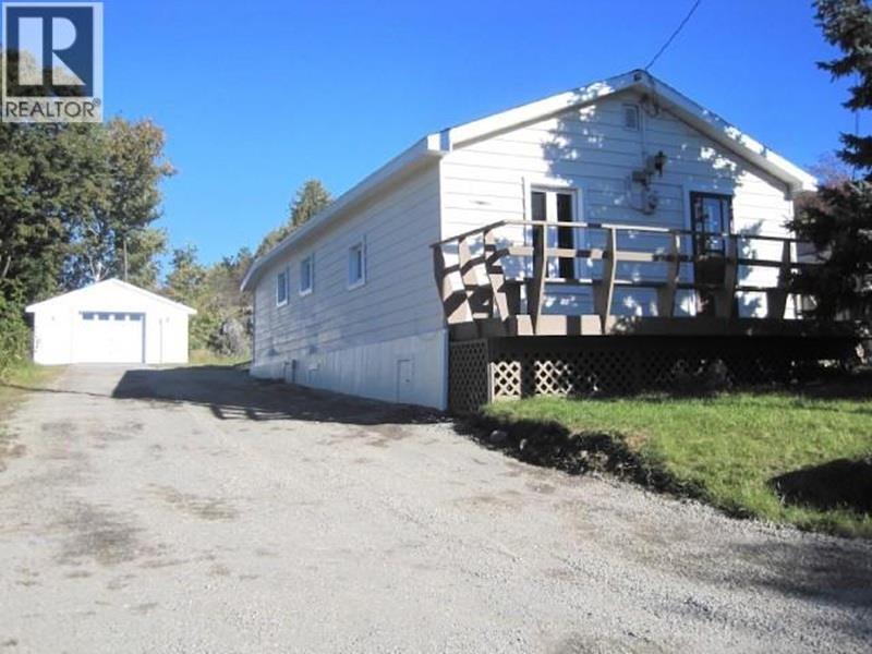52 West ST, Blind River