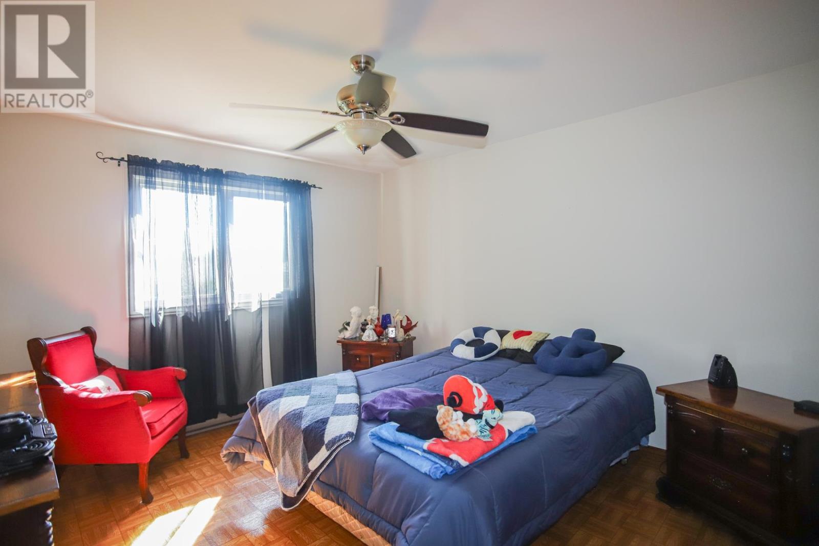 560 Lake ST - Image 18