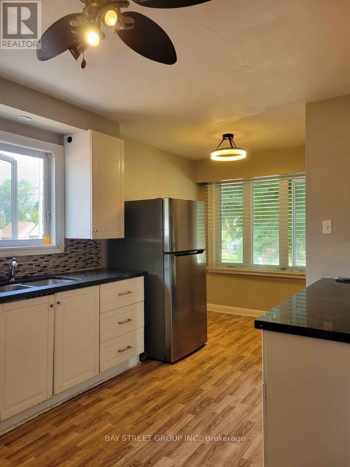 182 PHYLLIS AVENUE, Toronto (Cliffcrest) — photo 5