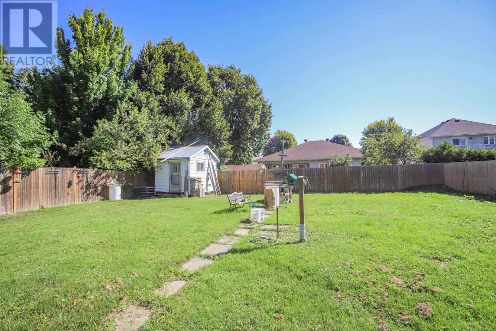 560 Lake ST - 35