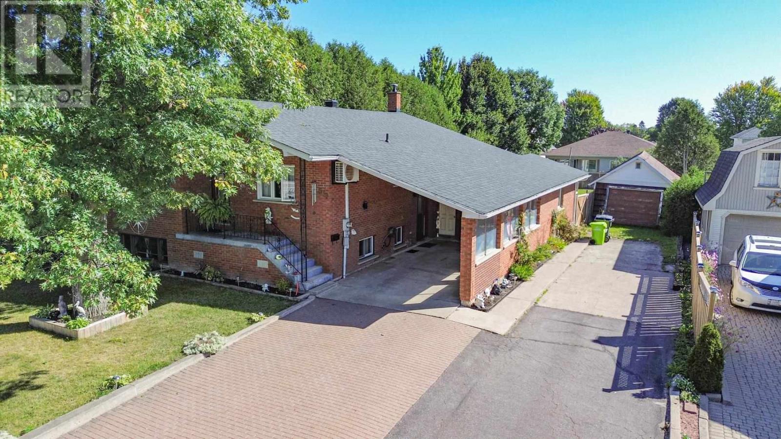 560 Lake ST - Image 39