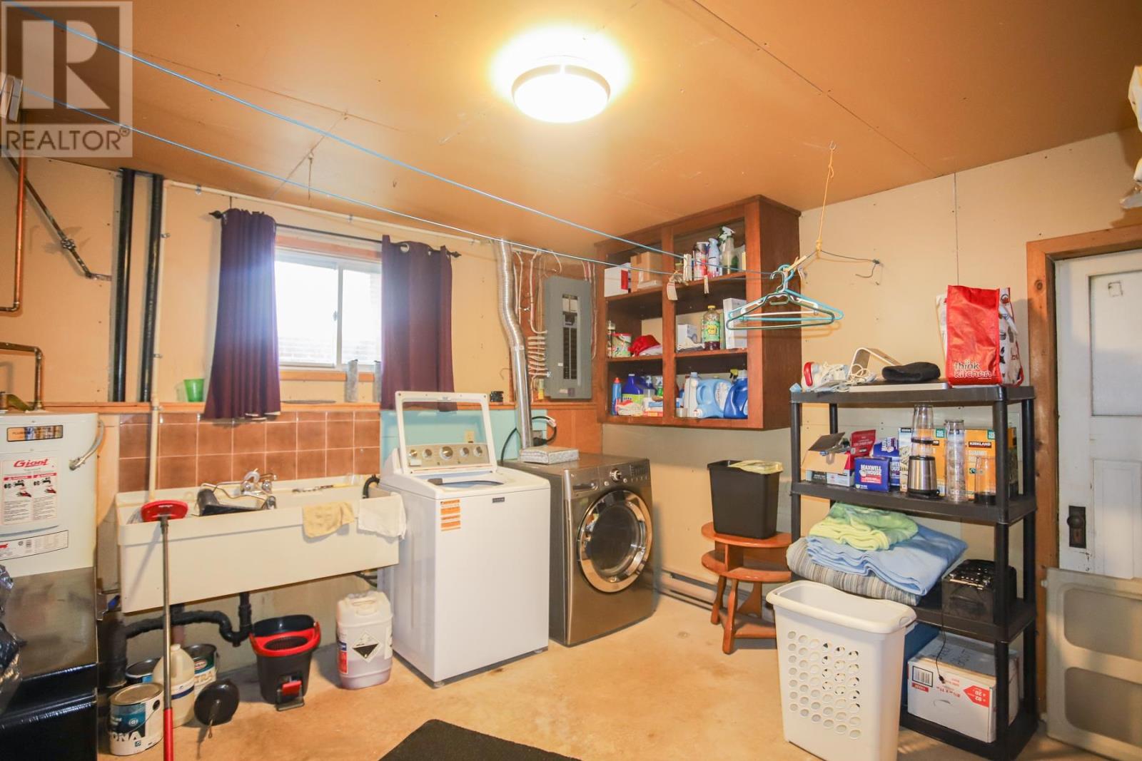 560 Lake ST - Image 29