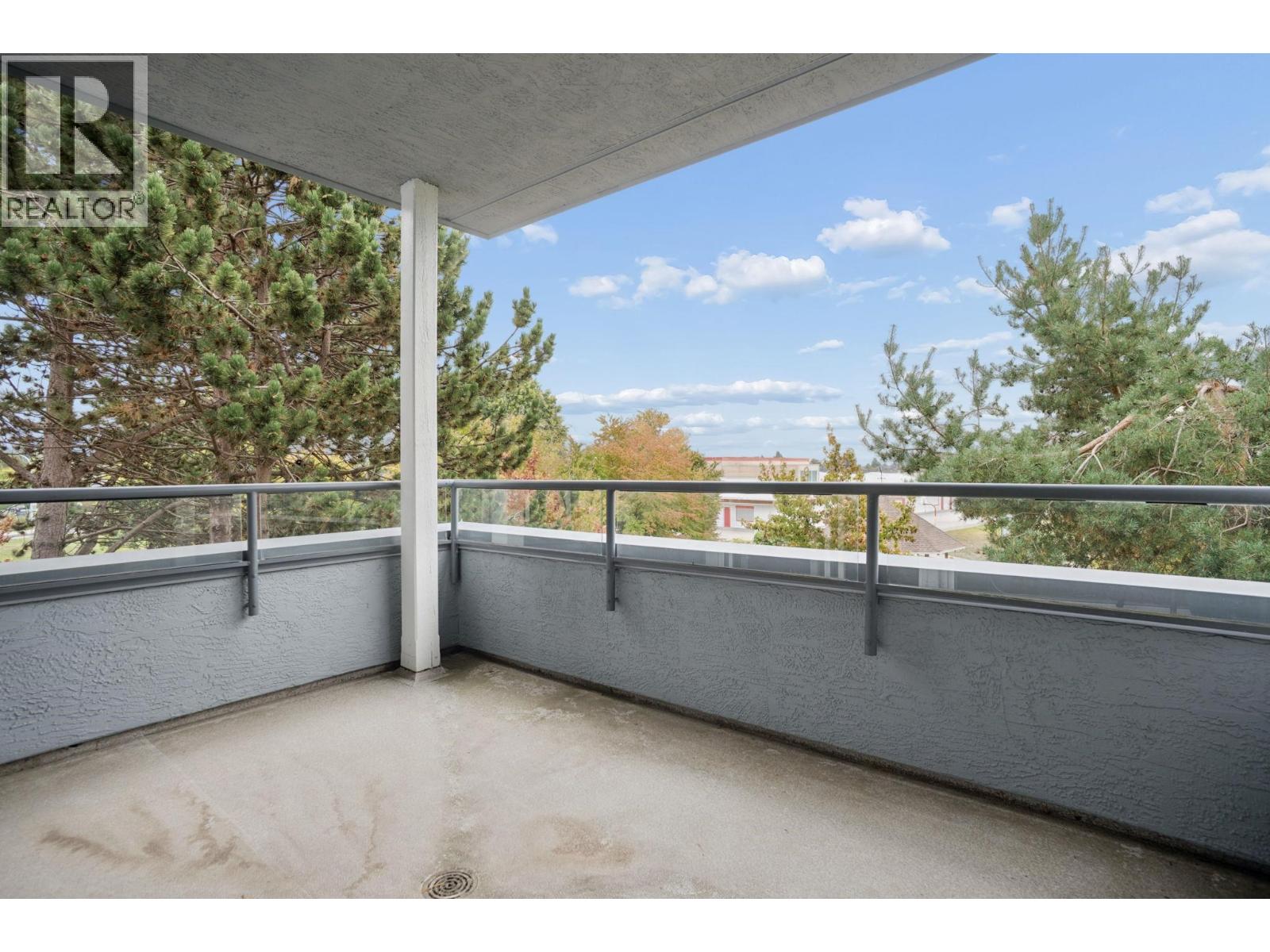 222 12873 RAILWAY AVENUE, Richmond - Image 1