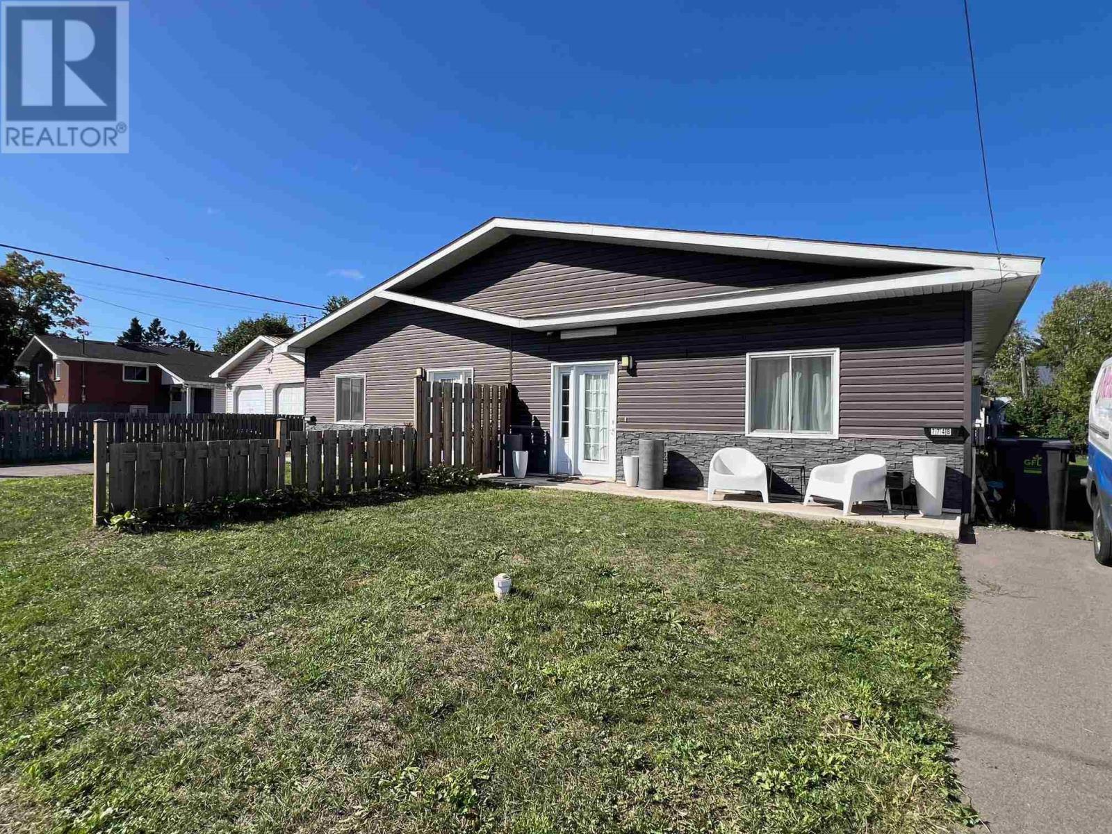 774 Dyment ST - 2