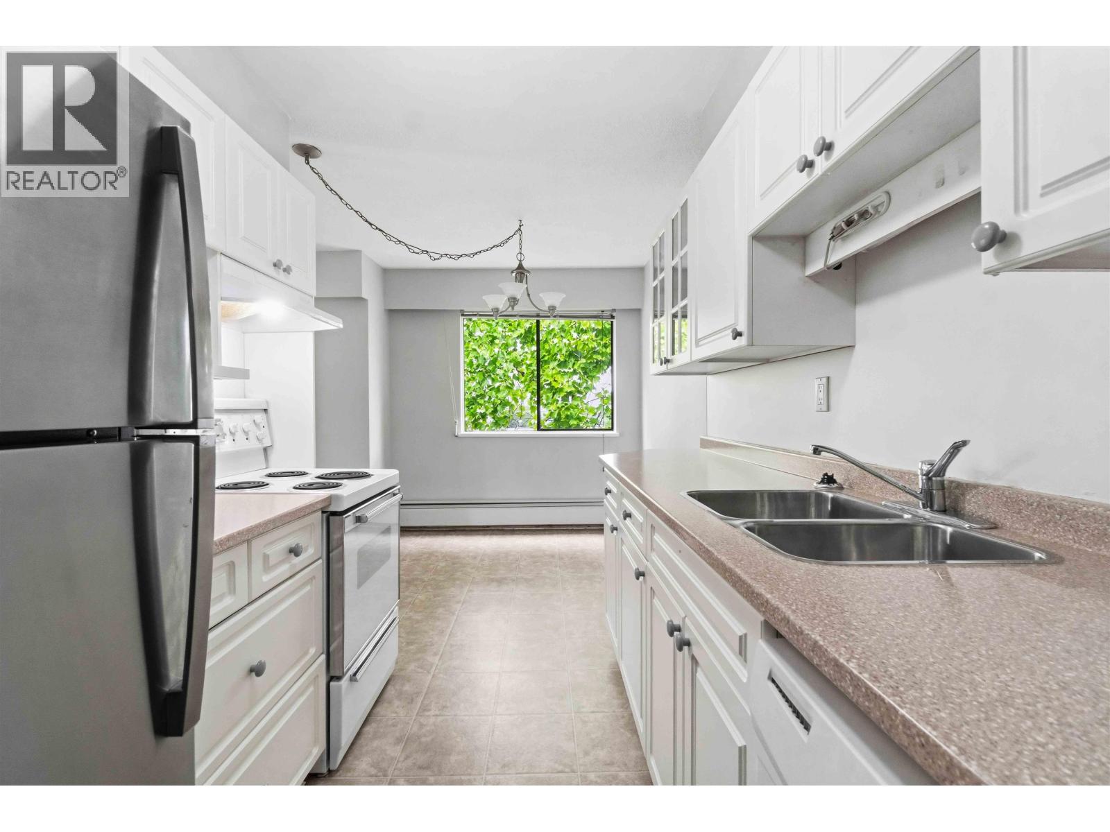 310 590 WHITING WAY, Coquitlam — photo 8