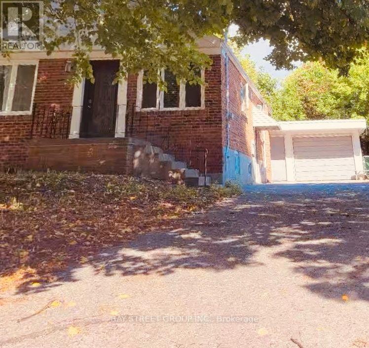 182 PHYLLIS AVENUE, Toronto (Cliffcrest) — photo 2