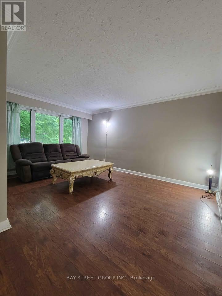 182 PHYLLIS AVENUE, Toronto (Cliffcrest) — photo 4