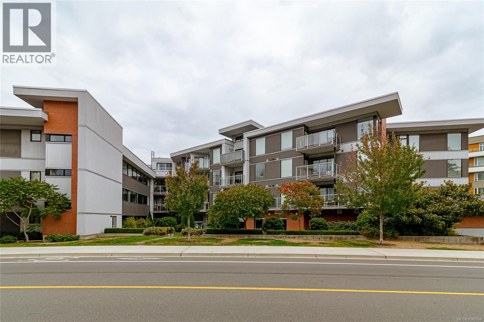 #115 950 Whirlaway Cres - 30