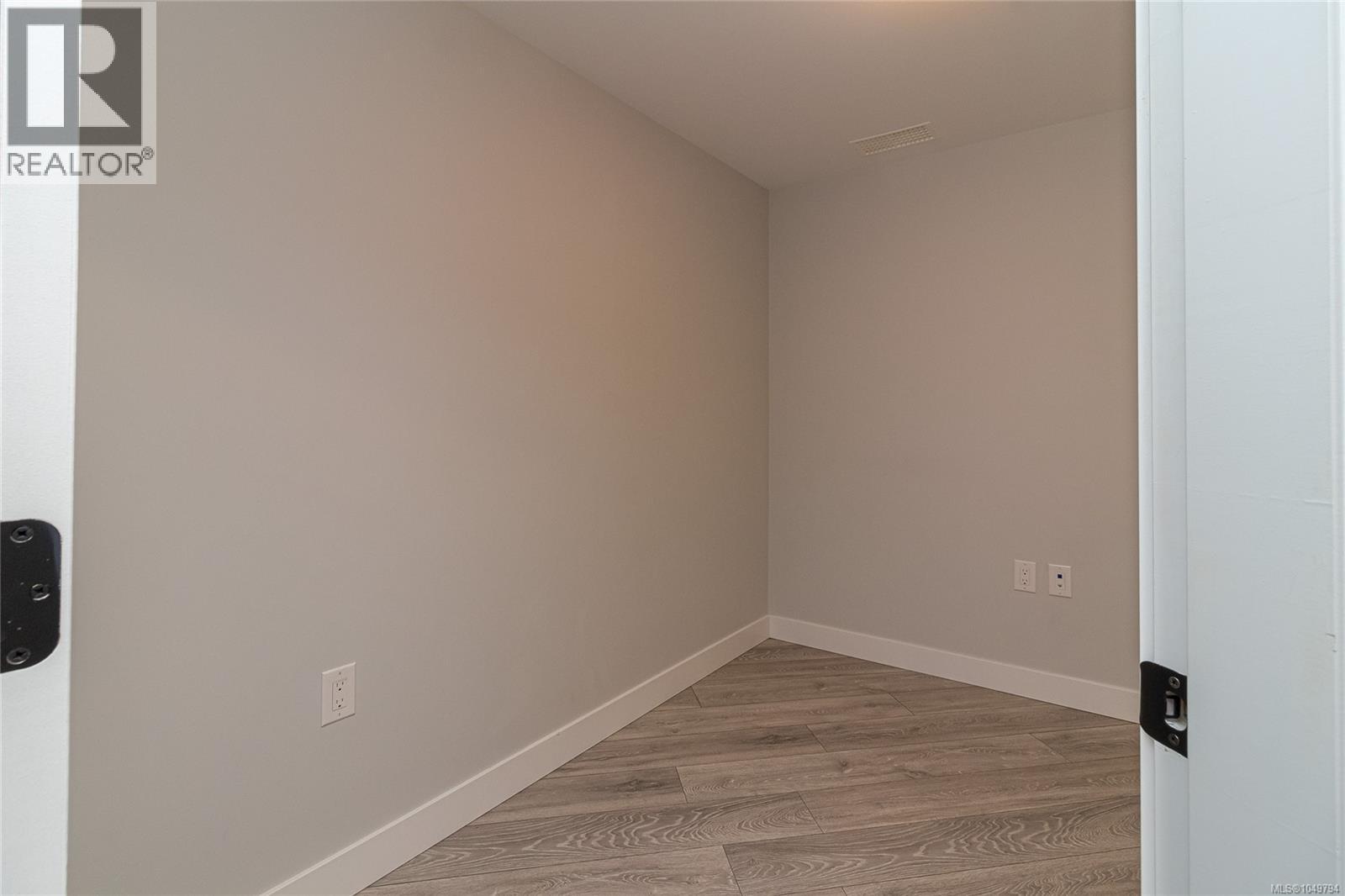 #115 950 Whirlaway Cres - Image 20