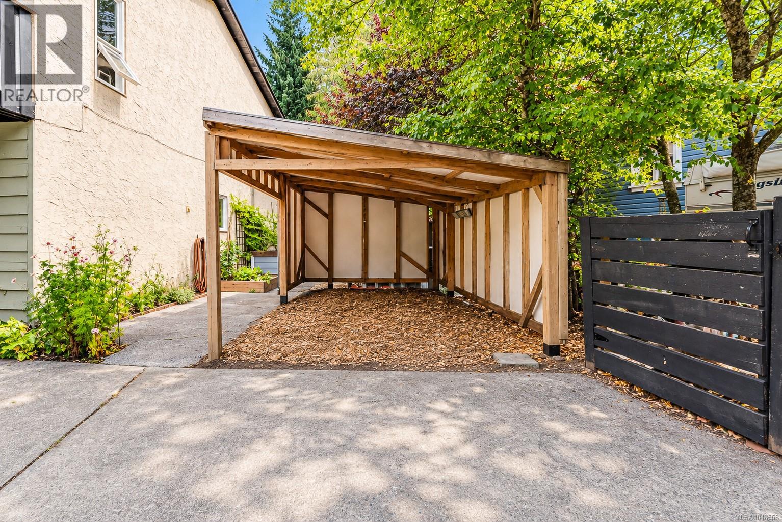 3035 Metchosin Rd - 28