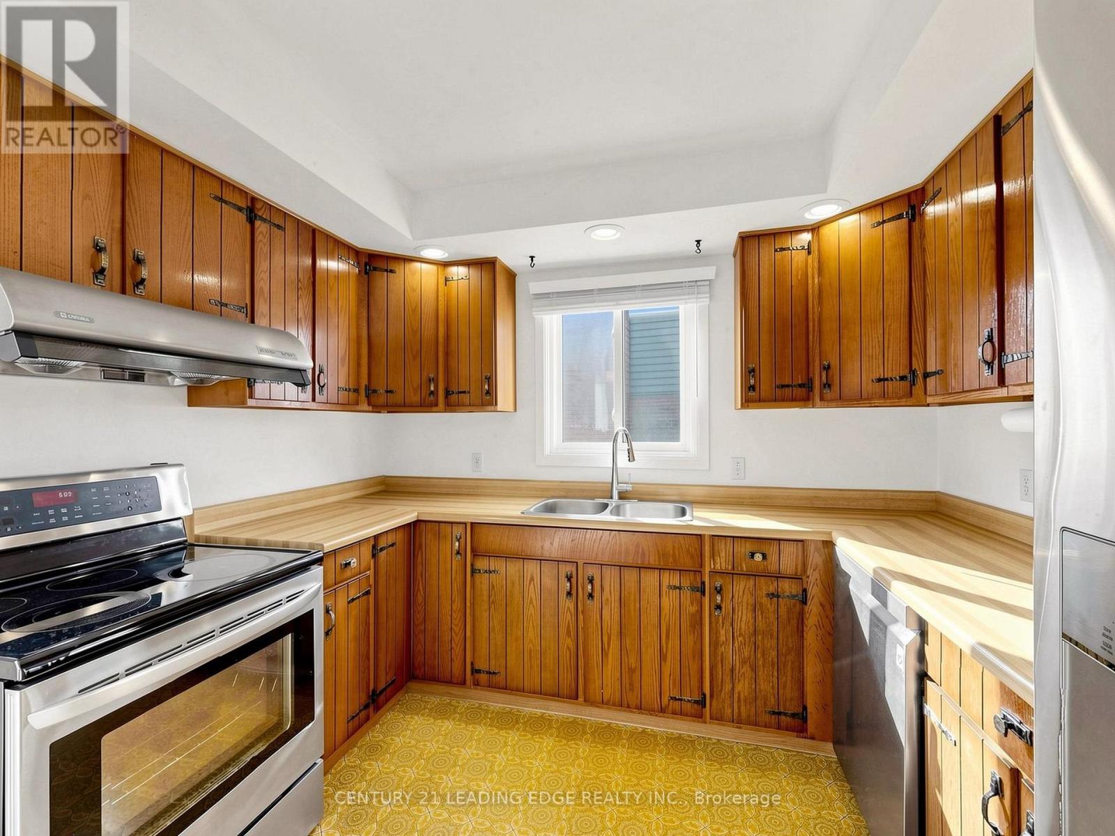 63 MANSFIELD STREET - 13