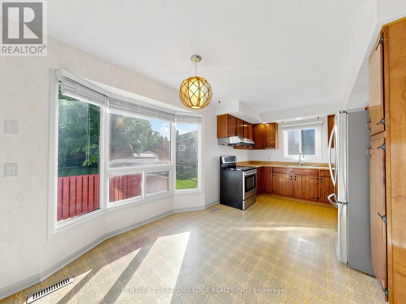63 MANSFIELD STREET - 11