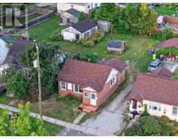 702 Lennox Ave, Sault Ste  Marie, ON P6C3P8 Photo 9