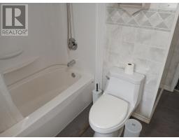 100 Westhill Rd, Elliot Lake, ON P5A1A7 Photo 13