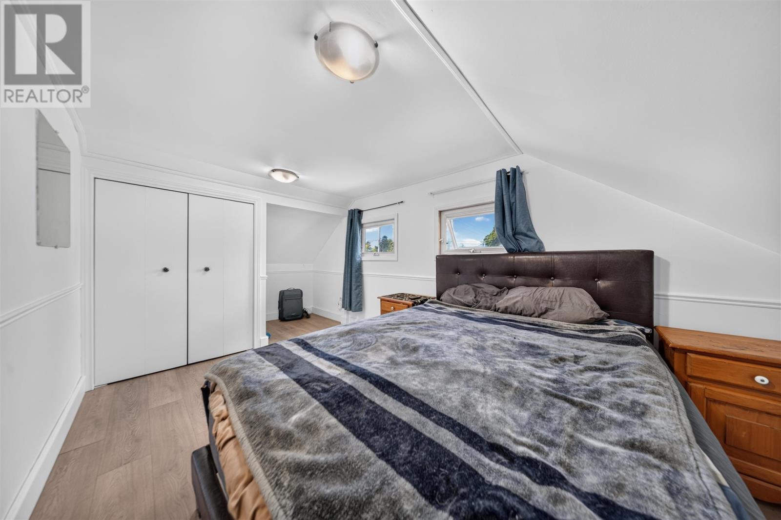566 Northland RD - Image 22