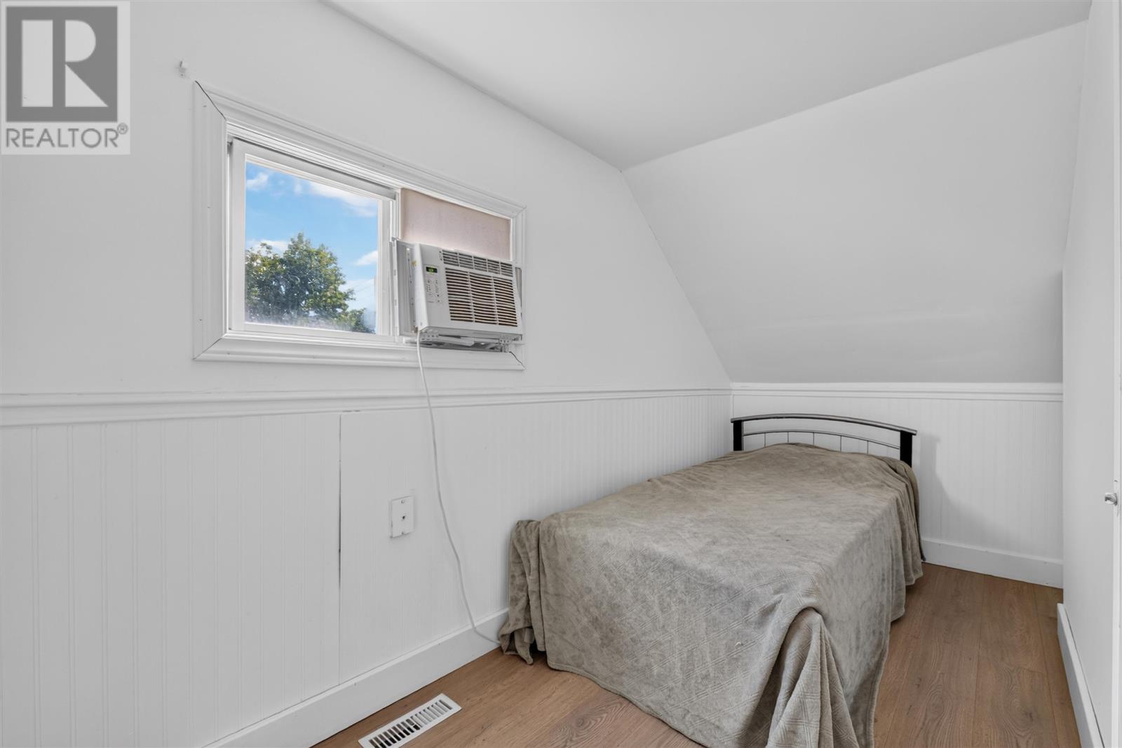 566 Northland RD - 24