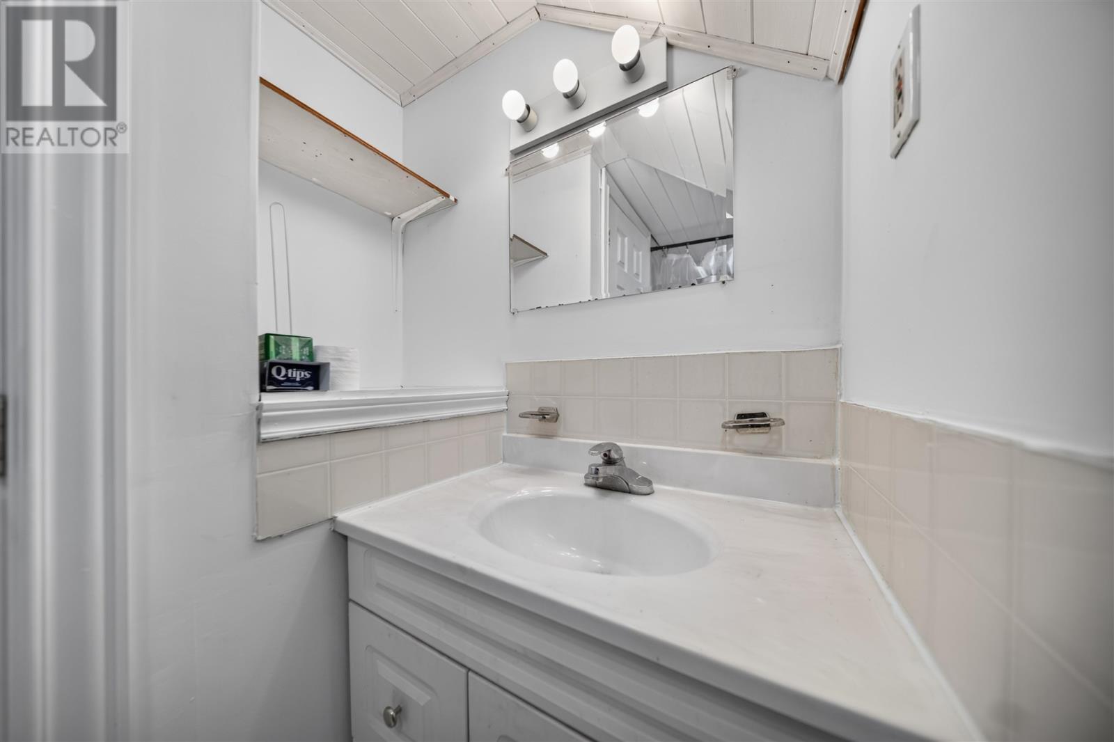 566 Northland RD - Image 27