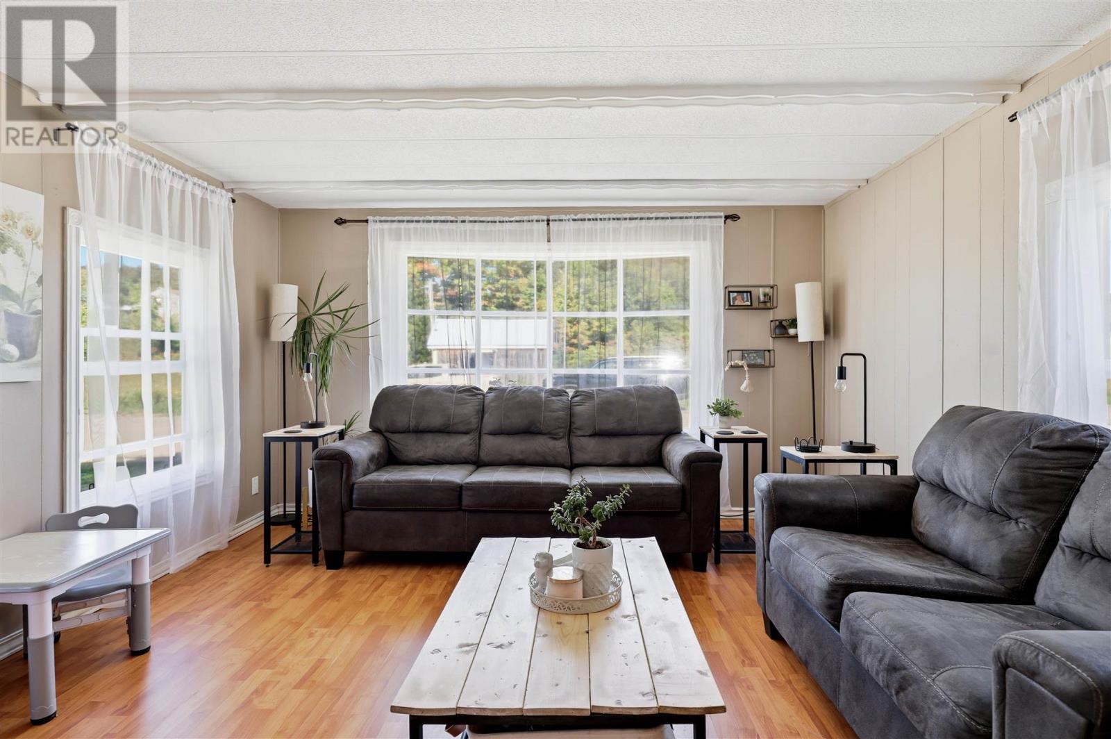 24 Daniel CT, Heyden — photo 4