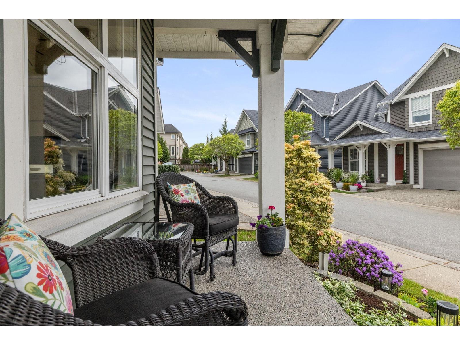 33 7891 211 STREET, Langley — photo 2