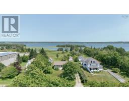 911 Highway 335, West Pubnico, NS B0W3S0 Photo 14