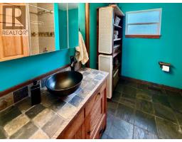 9811 Marguerite Ferry Road, Quesnel, BC V2J6R6 Photo 27