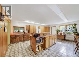 Sunroom - 12145 21ave, Blairmore, AB T0K0E0 Photo 11