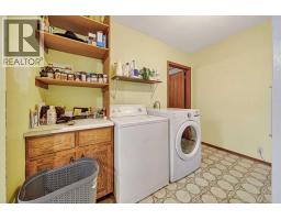 Laundry room - 12145 21ave, Blairmore, AB T0K0E0 Photo 15