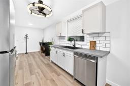 1530 Alexander Avenue, Winnipeg, MB R3E1L8 Photo 11