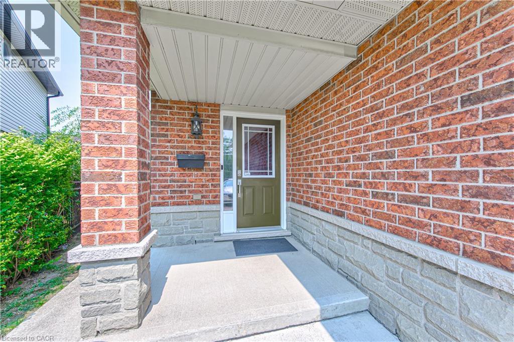 270 SPRINGVALLEY Crescent, Hamilton — photo 3