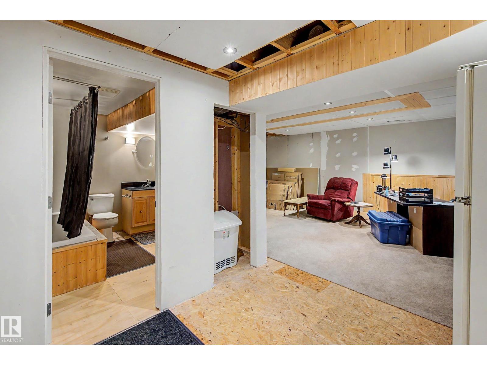 21 MALIGNE DR - 32