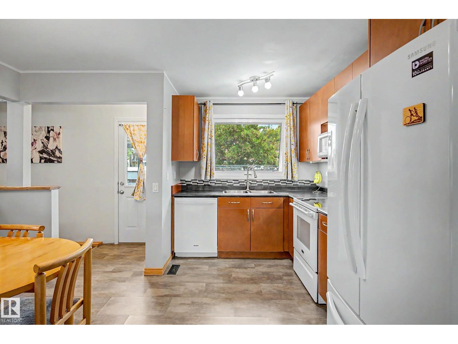 21 MALIGNE DR - 19