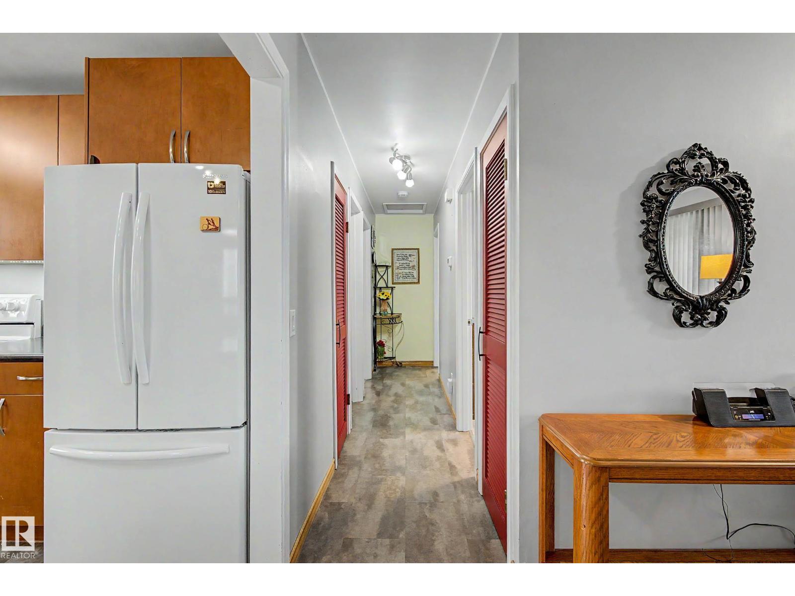 21 MALIGNE DR - 25