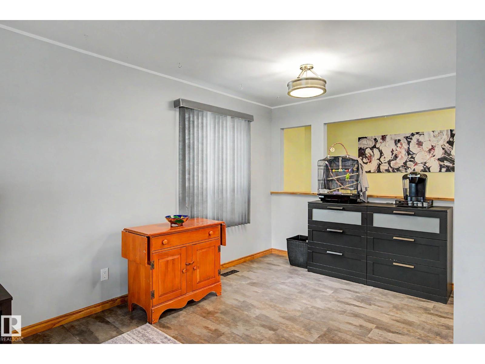 21 MALIGNE DR - 16