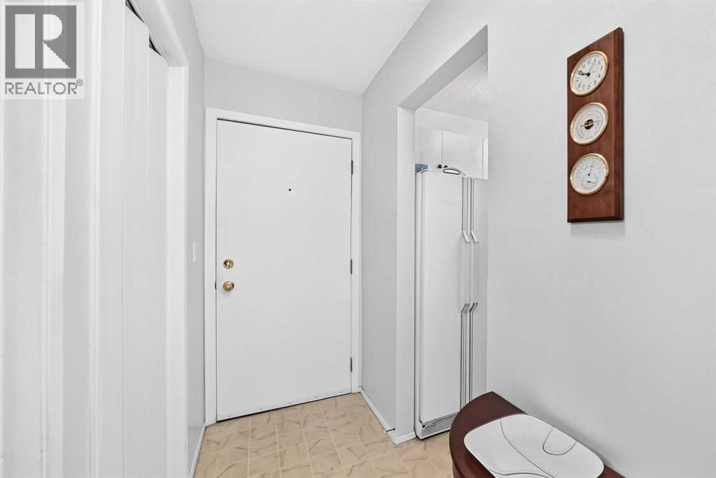 #403 647 1 Avenue NE - 3