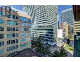 705 - 212 Eglinton Avenue, Toronto, ON M4P0A3 Photo 16