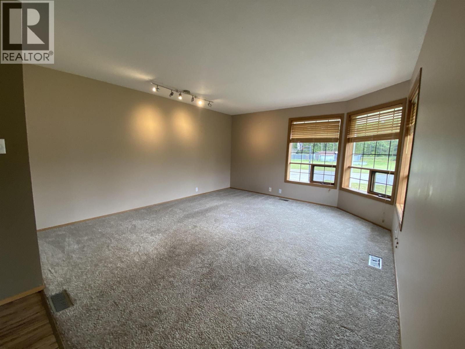 3801 SPRING CREEK DRIVE, Terrace — photo 2