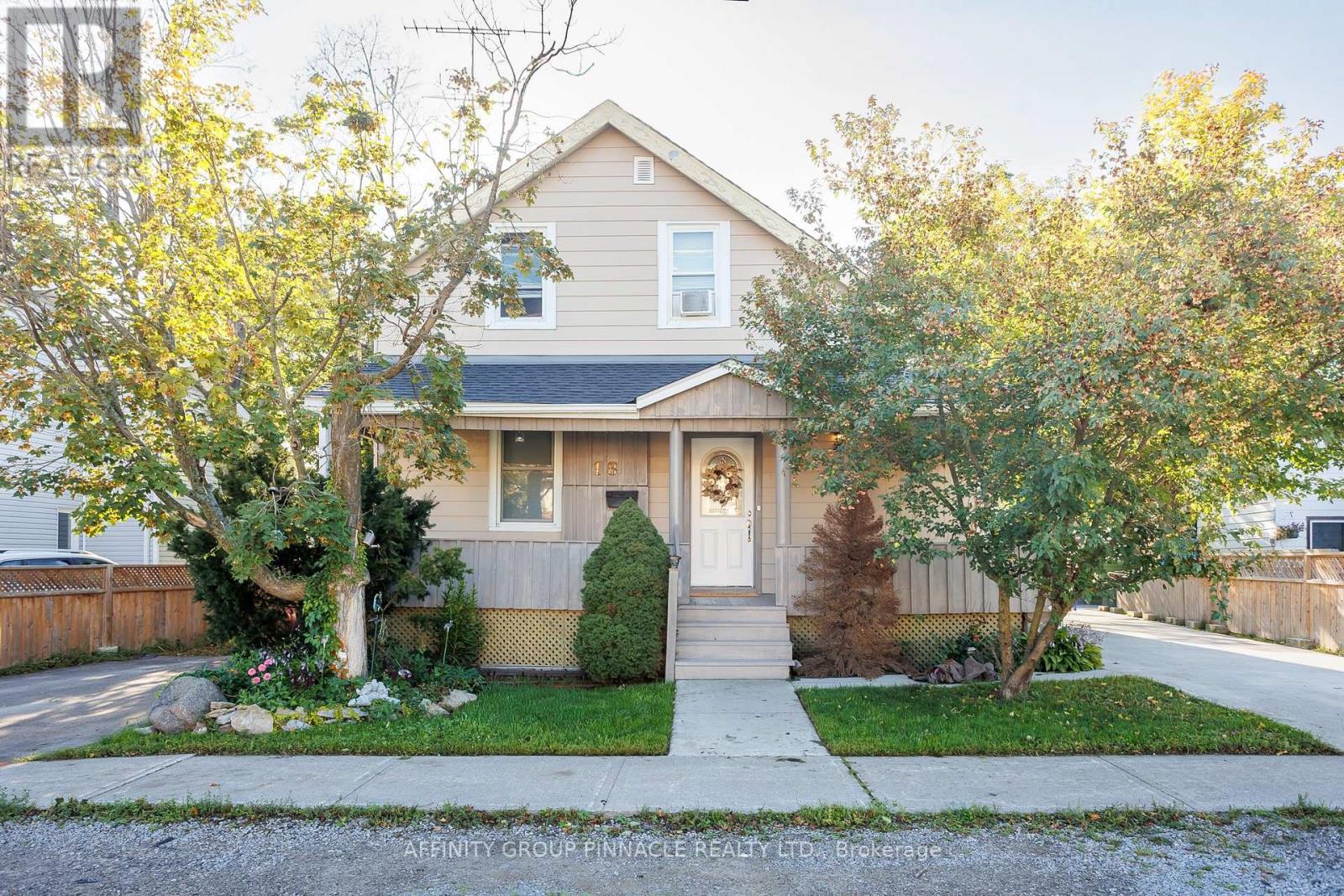 18 CLIFTON STREET, Kawartha Lakes (Fenelon Falls)